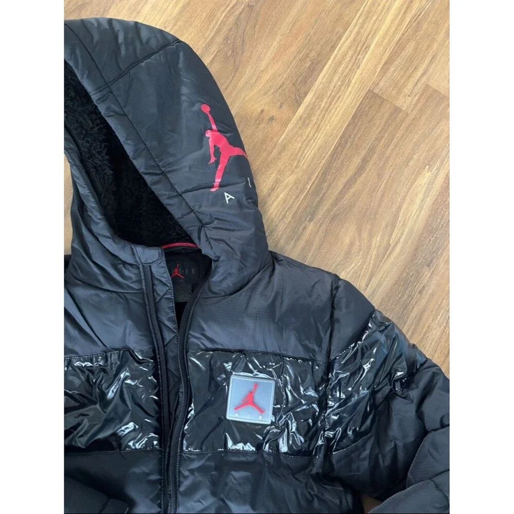 Jordan Kids Boys Youth Black Warm Winter Puffer Jacket with Hood Size Medium